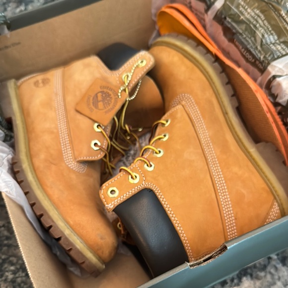 Timberland premium 6 inch waterproof Boots with wheat Nubuck Leather 9 - Picture 14 of 14